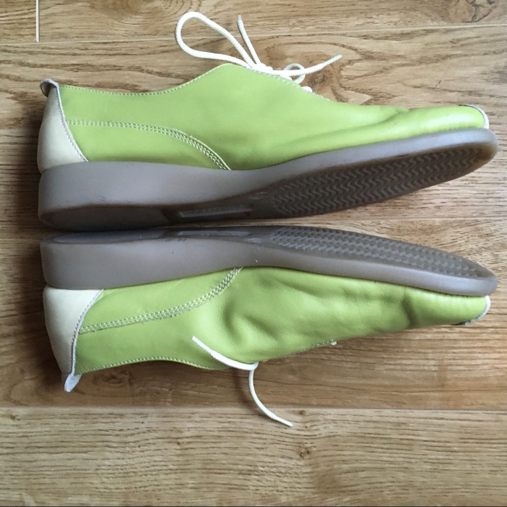 SOFTWAVES Women’s Leather Bowling Style Lace-up Shoes in Green/Cream Size 41 EU
